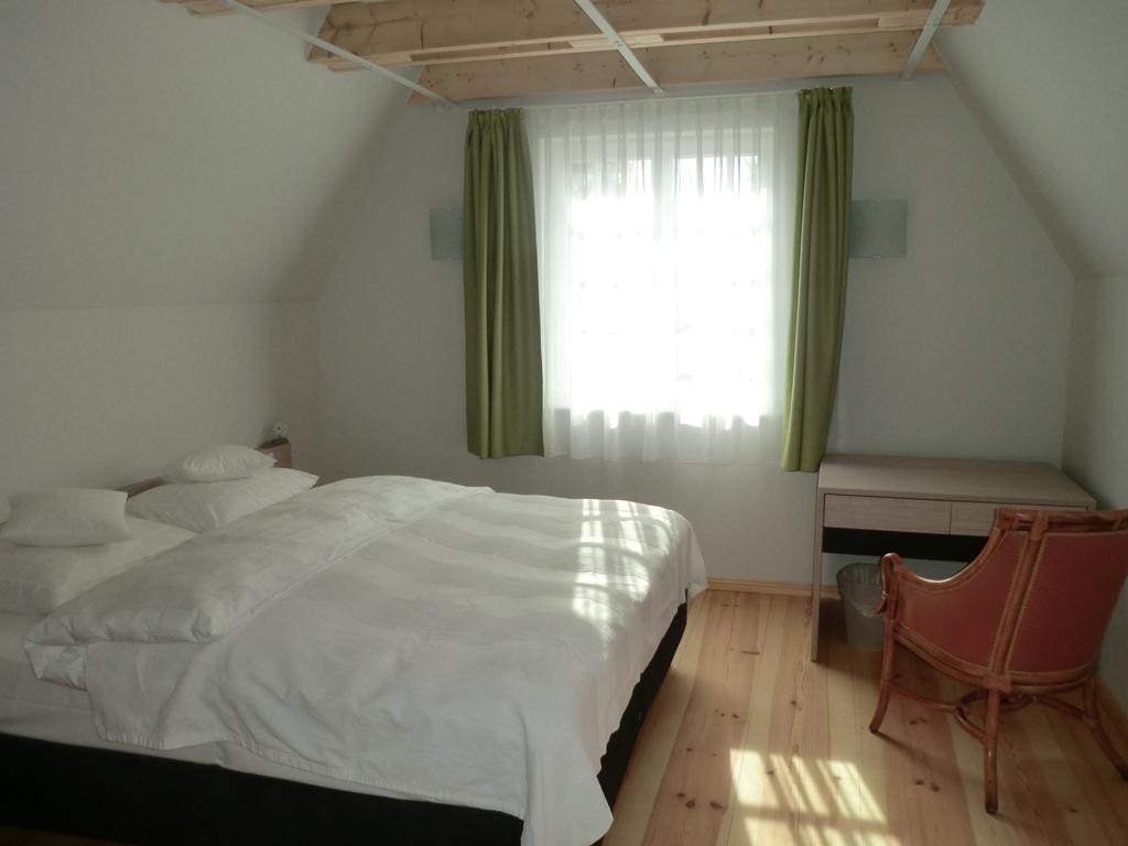 Remise & Westfluegel Schloss Stolpe Stolpe auf Usedom Zimmer foto